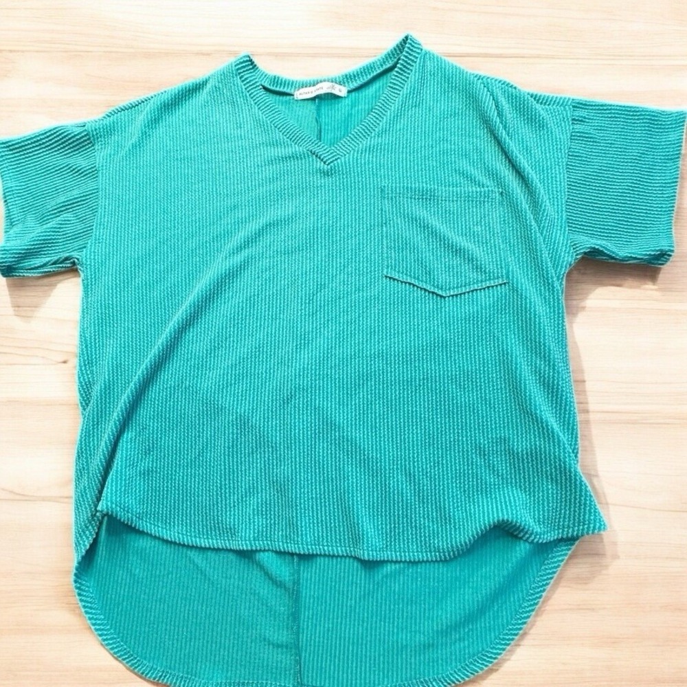 Altar'd State Women's Ribbed V-Neck Top L Teal High-Low Hem Pocket‎ NWT